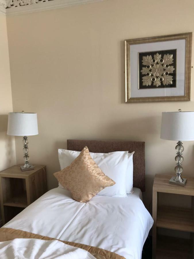 Royal Guest House 네언 외부 사진